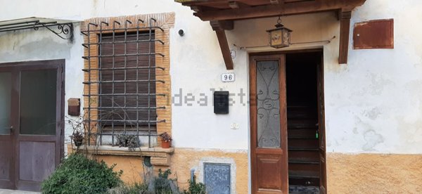 casa indipendente in vendita a Lucca in zona San Lorenzo a Vaccoli