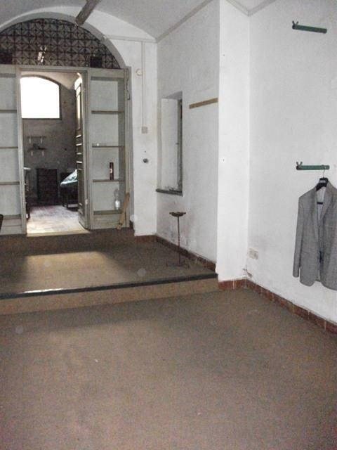 locale commerciale in vendita a Lucca in zona Centro Città