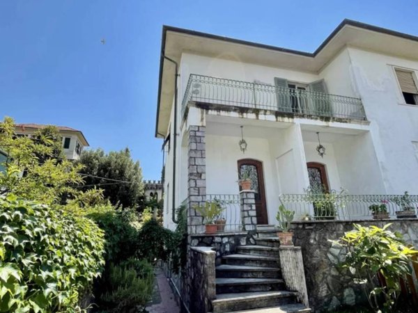 casa indipendente in vendita a Lucca in zona Sant'Anna