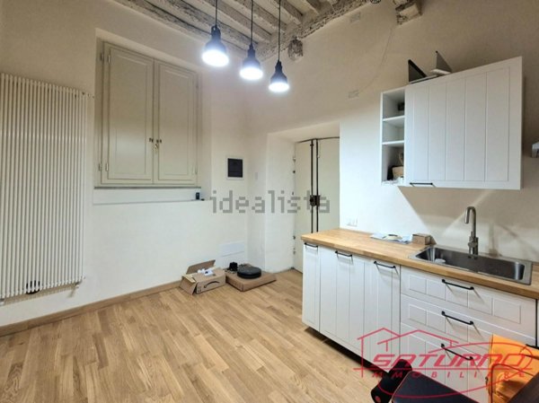 locale commerciale in vendita a Lucca in zona Centro Città