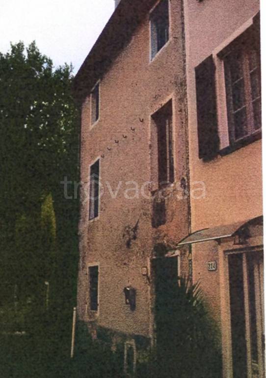 casa indipendente in vendita a Lucca in zona Chiatri
