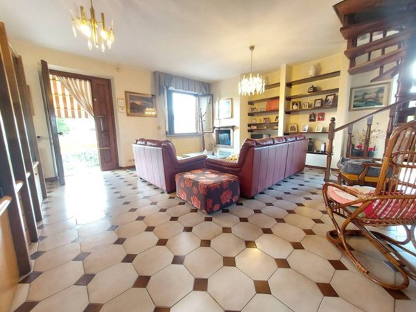 casa indipendente in vendita a Lucca in zona Torre