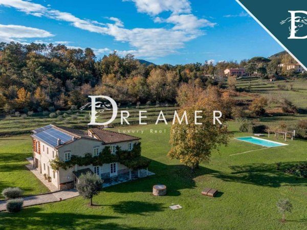 casa indipendente in vendita a Lucca in zona Maggiano