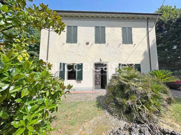 casa indipendente in vendita a Lucca in zona Ponte a Moriano