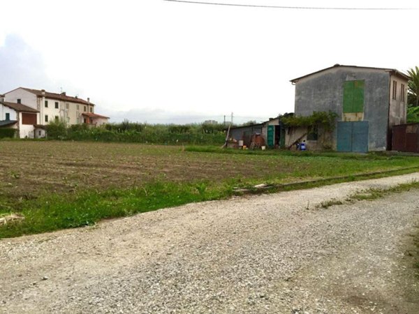 casale in vendita a Lucca in zona San Pietro a Vico