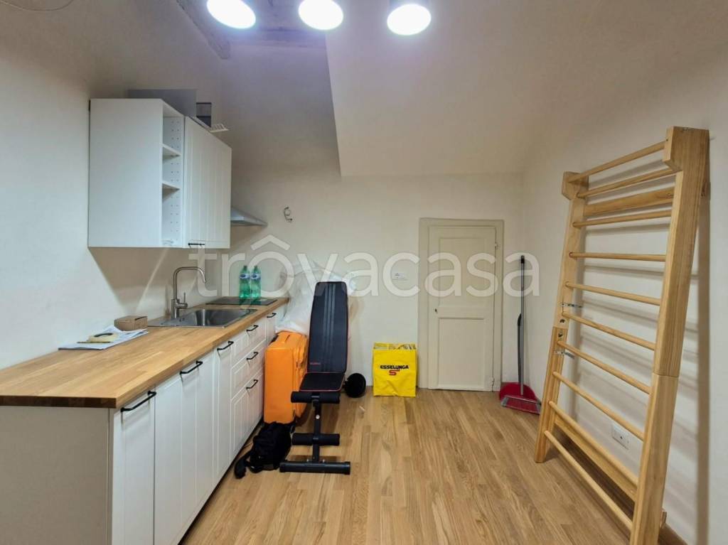 negozio in vendita a Lucca in zona Torre