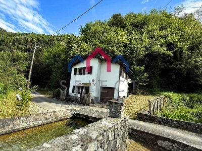 casa indipendente in vendita a Lucca in zona Piaggione