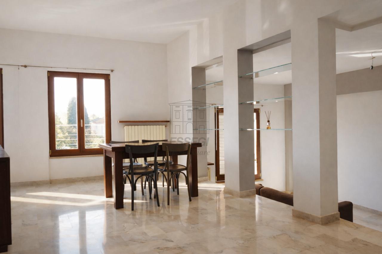 appartamento in vendita a Lucca in zona Centro Città