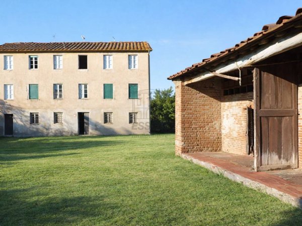 casa indipendente in vendita a Lucca in zona Sant'Alessio