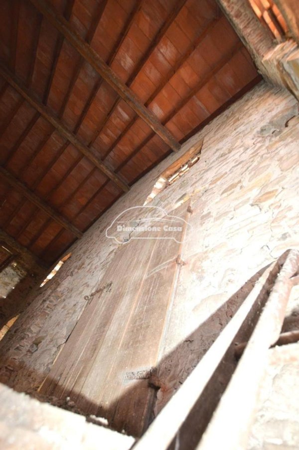 casa indipendente in vendita a Lucca in zona zona Mugnano