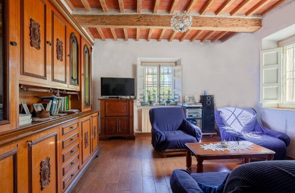 casale in vendita a Lucca in zona Montuolo