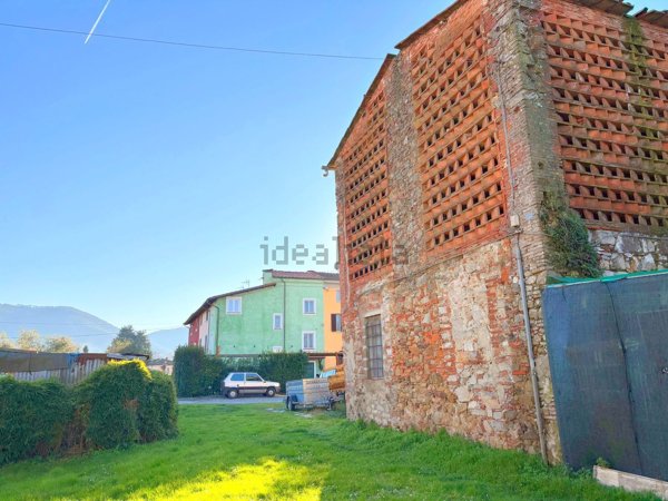 appartamento in vendita a Lucca