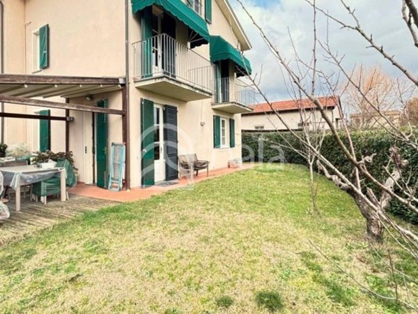 casa indipendente in vendita a Lucca in zona Sant'Angelo in Campo