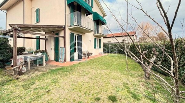 casa indipendente in vendita a Lucca in zona Sant'Anna
