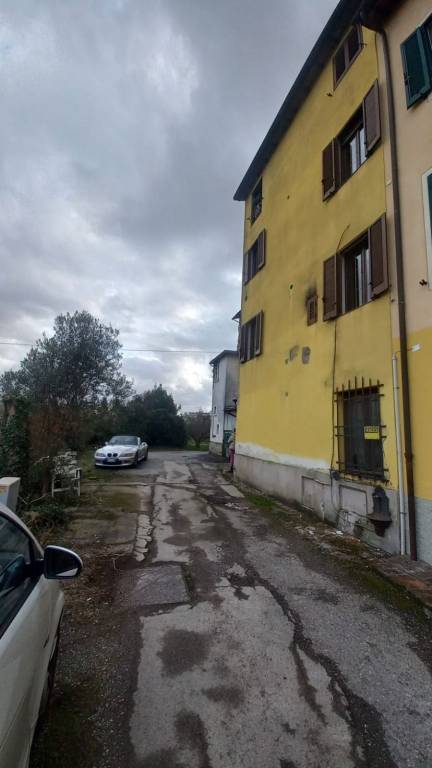casa indipendente in vendita a Lucca in zona Zona San Concordio