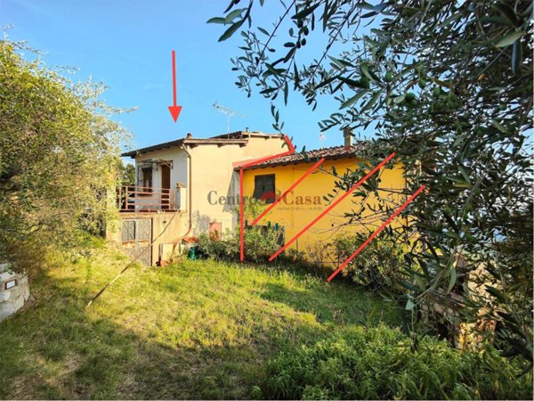 casa indipendente in vendita a Lucca in zona Palmata