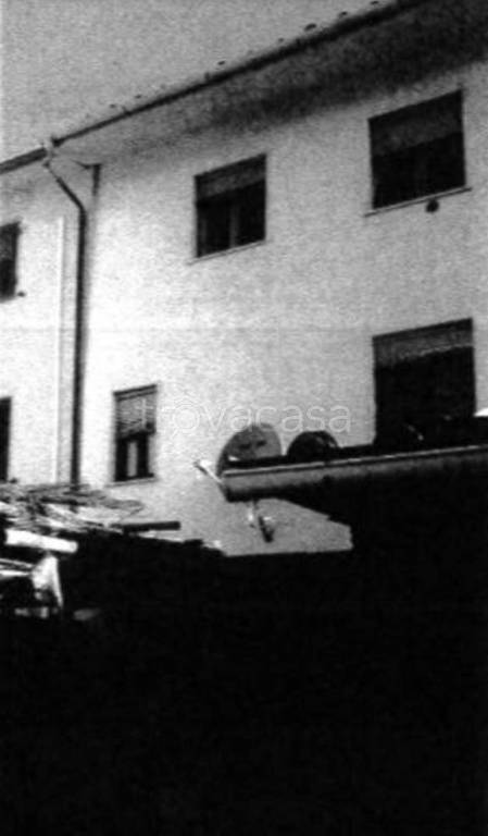 casa indipendente in vendita a Lucca in zona Piazzano