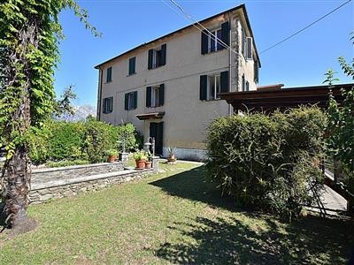 casa indipendente in vendita a Lucca