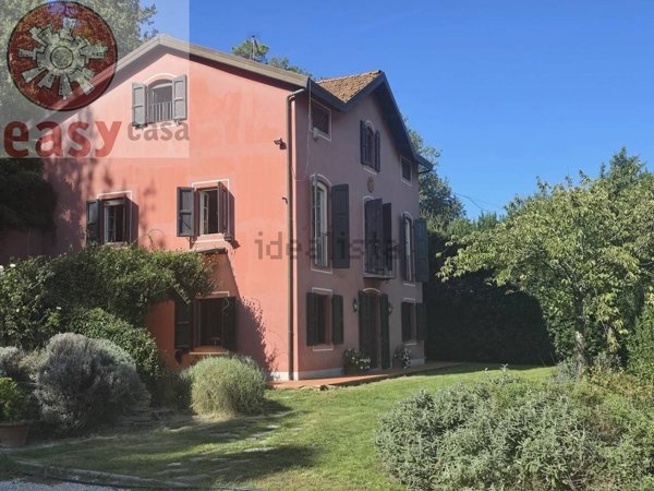 casa indipendente in vendita a Lucca in zona Vicopelago