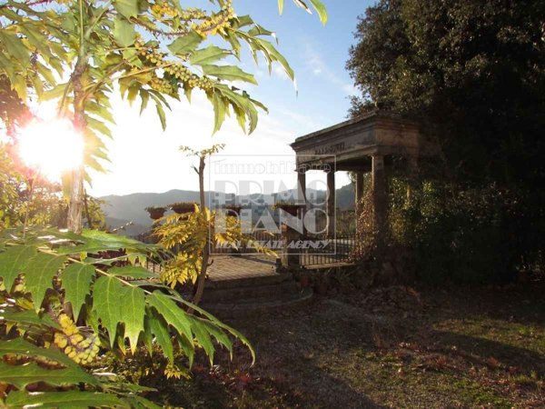 villa in vendita a Lucca in zona Mutigliano
