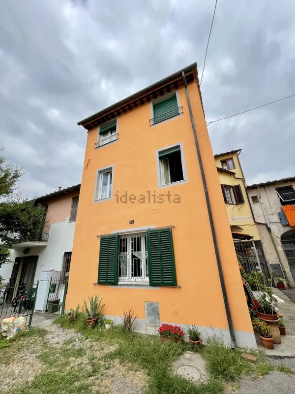 casa indipendente in vendita a Lucca in zona Ponte San Pietro