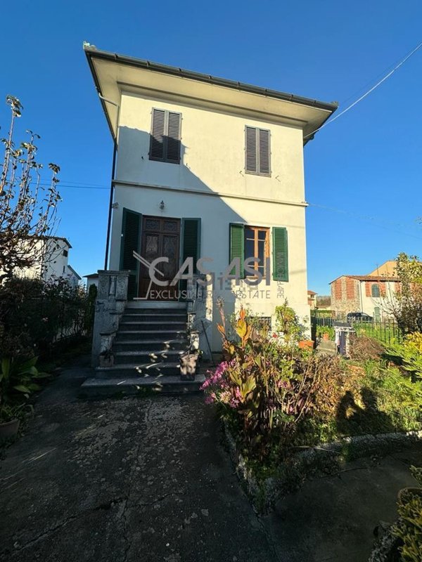 casa indipendente in vendita a Lucca in zona San Donato