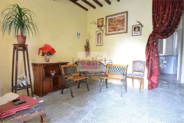 casa indipendente in vendita a Lucca in zona Sant'Anna