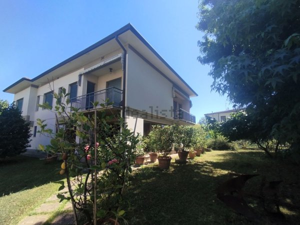 casa indipendente in vendita a Lucca in zona zona Sorbano