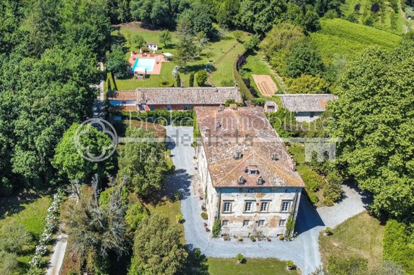 villa in vendita a Lucca in zona Centro Città
