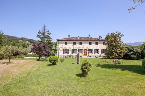 casa indipendente in vendita a Lucca in zona Maggiano