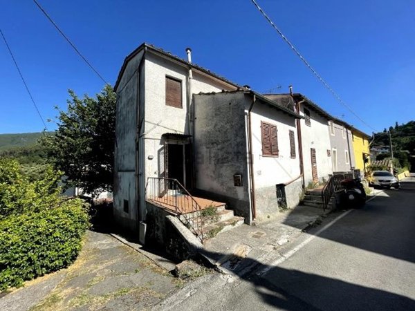 casa indipendente in vendita a Lucca in zona Santa Maria del Giudice