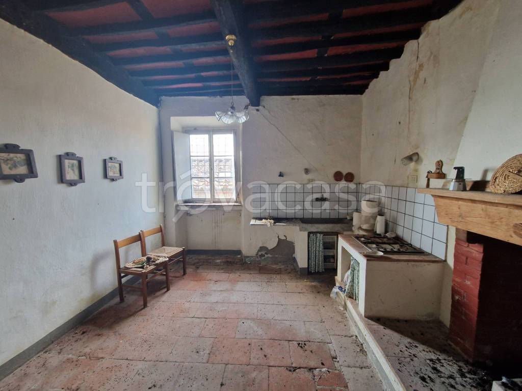 casa indipendente in vendita a Lucca in zona Maggiano