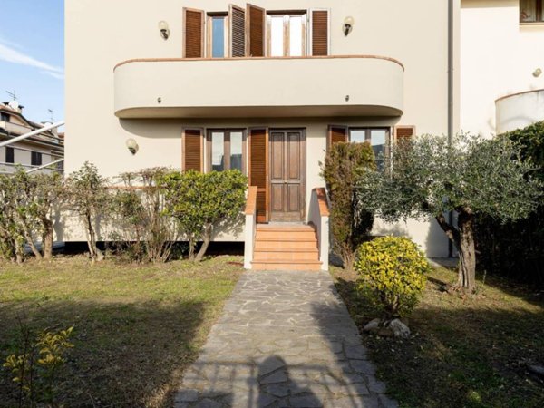 casa indipendente in vendita a Lucca in zona zona San Filippo