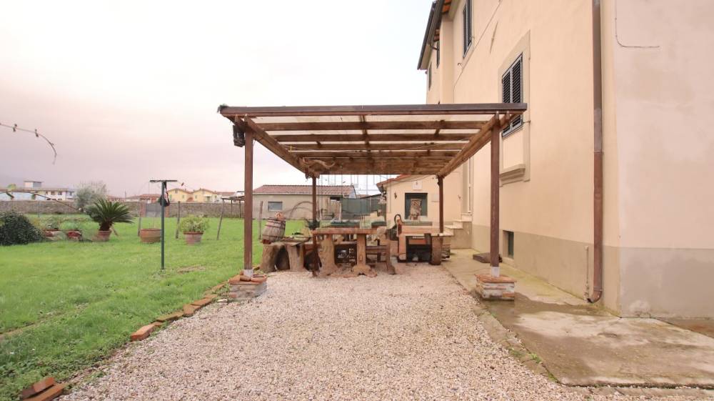 casa indipendente in vendita a Lucca in zona zona SS. Annunziata