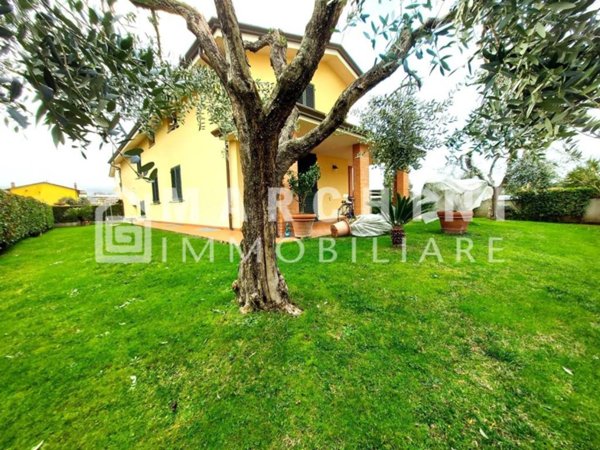 casa indipendente in vendita a Lucca in zona zona SS. Annunziata
