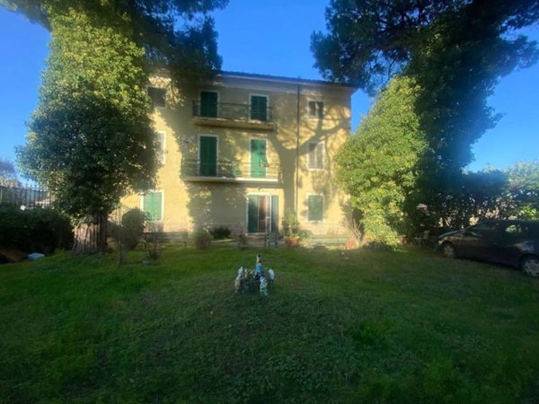 casa indipendente in vendita a Lucca in zona zona SS. Annunziata