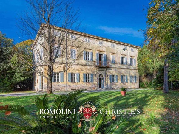 casa indipendente in vendita a Lucca in zona San Pietro a Vico