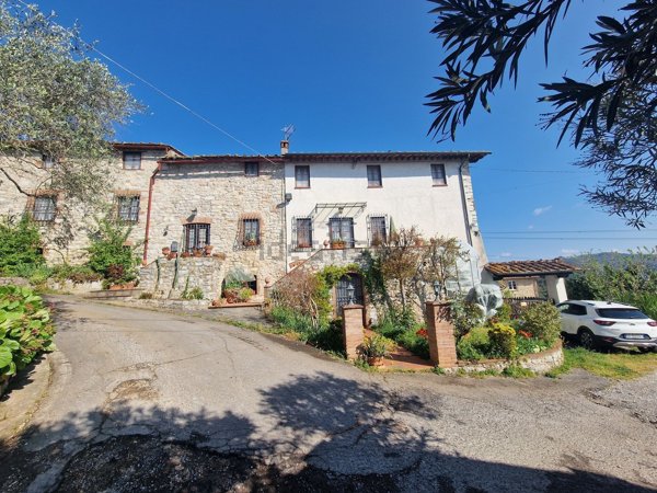 casale in vendita a Lucca in zona Maggiano