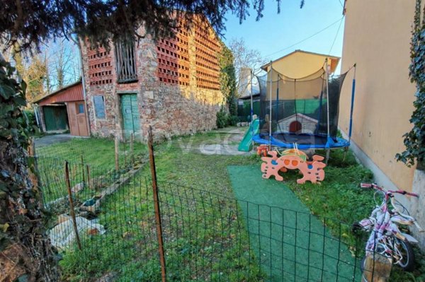 locale commerciale in vendita a Lucca in zona Zona San Concordio