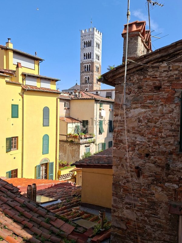 appartamento in vendita a Lucca in zona Centro Città