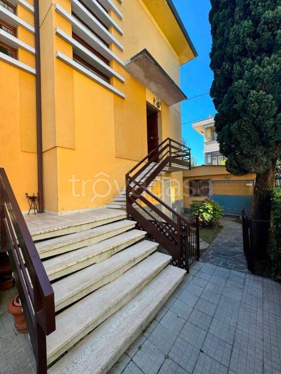 casa indipendente in vendita a Lucca in zona Sant'Anna