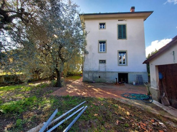 casa indipendente in vendita a Lucca in zona San Cassiano a Vico