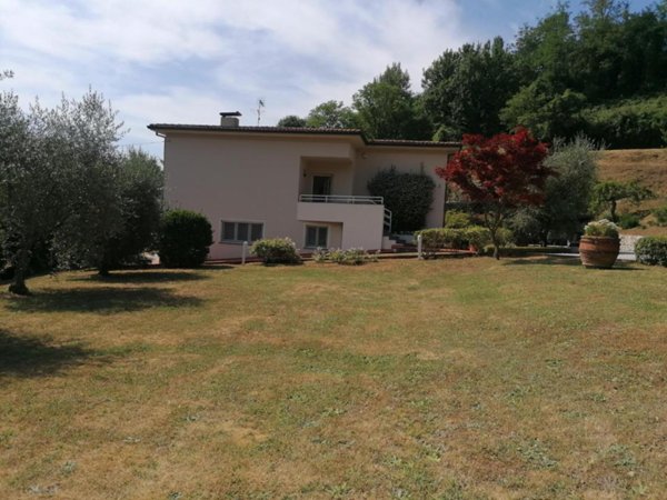 casa indipendente in vendita a Lucca in zona San Quirico di Moriano