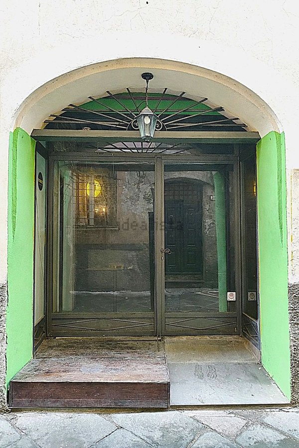 negozio in vendita a Lucca in zona Centro Città