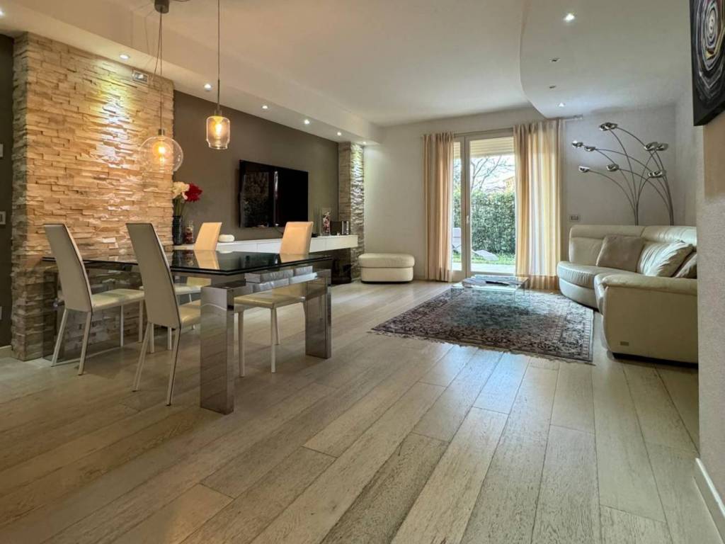 appartamento in vendita a Lucca in zona Centro Città