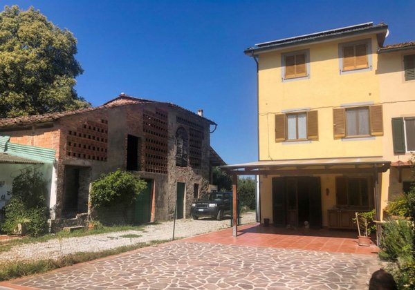 casa indipendente in vendita a Lucca in zona zona Sorbano