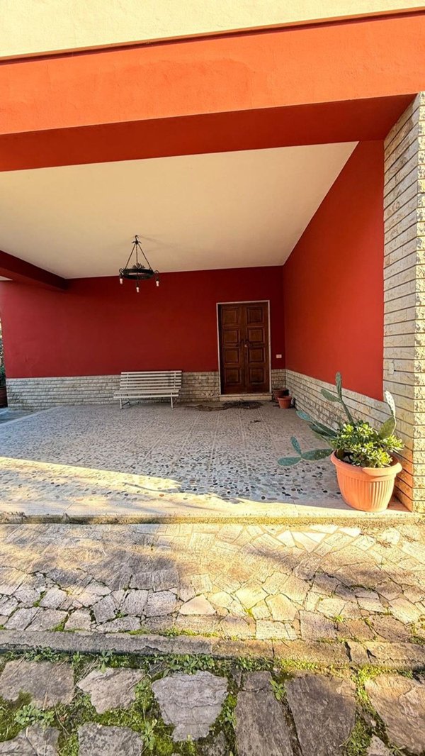 casa indipendente in vendita a Lucca