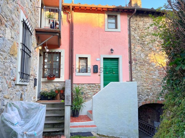 appartamento in vendita a Lucca in zona Cerasomma