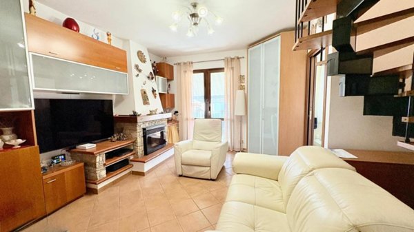 appartamento in vendita a Lucca in zona San Cassiano a Vico