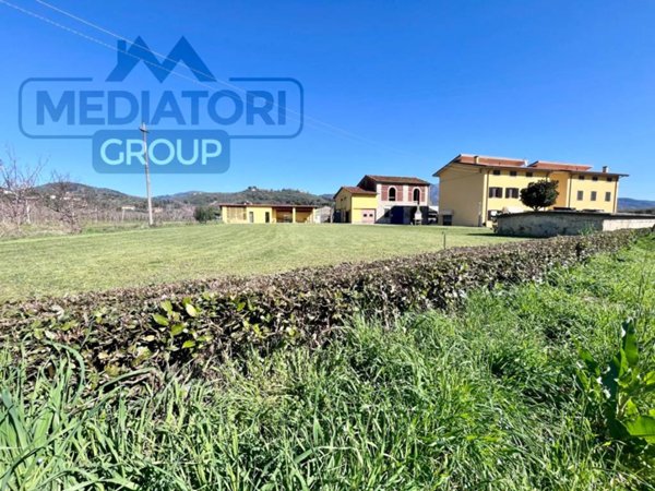 casa indipendente in vendita a Lucca in zona Mammoli